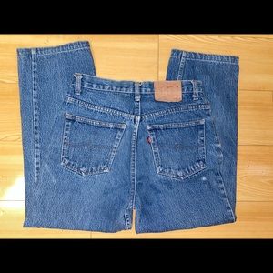 Levi’s cropped mom jeans